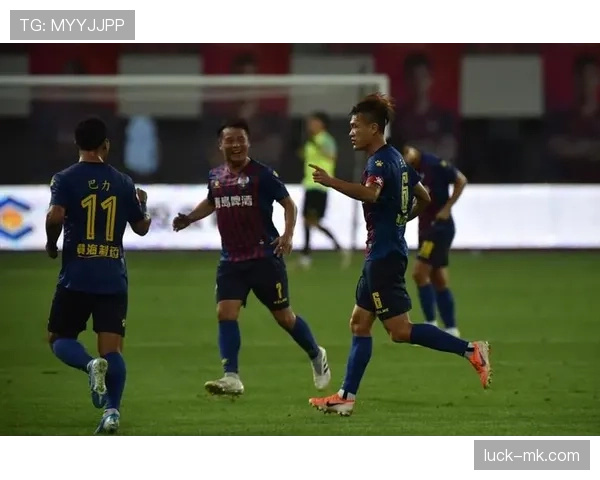 蹬踏动作犯规如何判定？裁判标准全解析